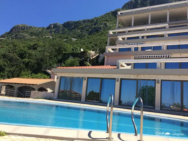 Eine einzigartige Villa mit zwei Swimmingpools und einer perfekten Aussicht