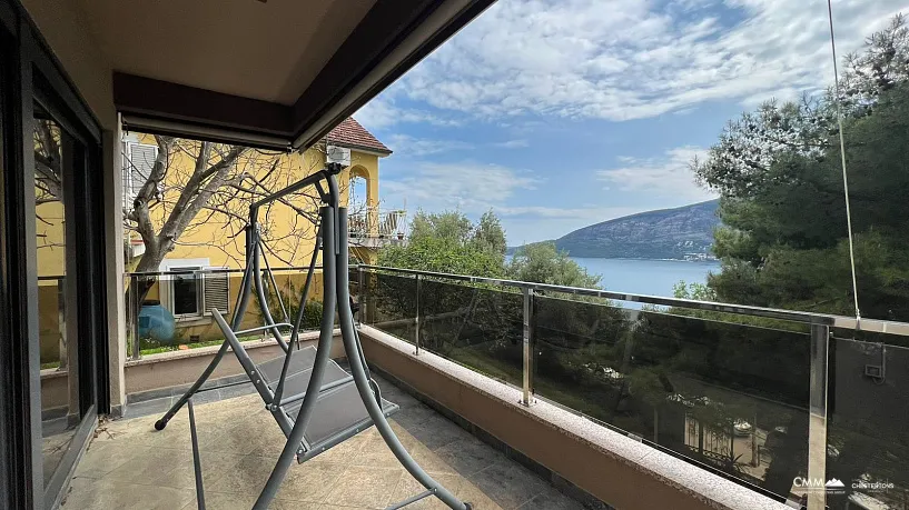 Ausgezeichnete Villa im Zentrum von Herceg Novi