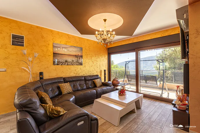 Ausgezeichnete Villa im Zentrum von Herceg Novi