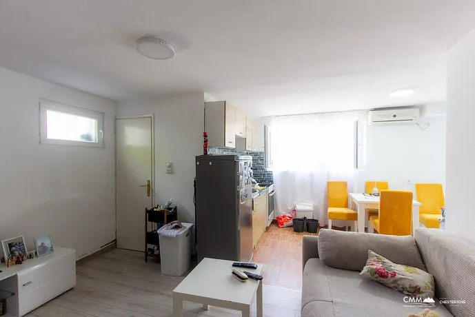 Zweistöckiges Haus mit 6 Schlafzimmern in Herceg Novi, Zelenika