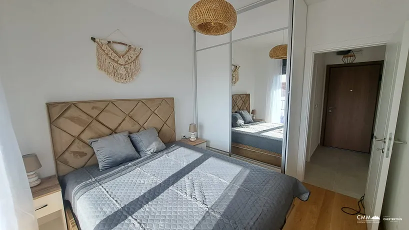 Möblierte Ein-Zimmer-Wohnung mit Meerblick und Garage – Bečići