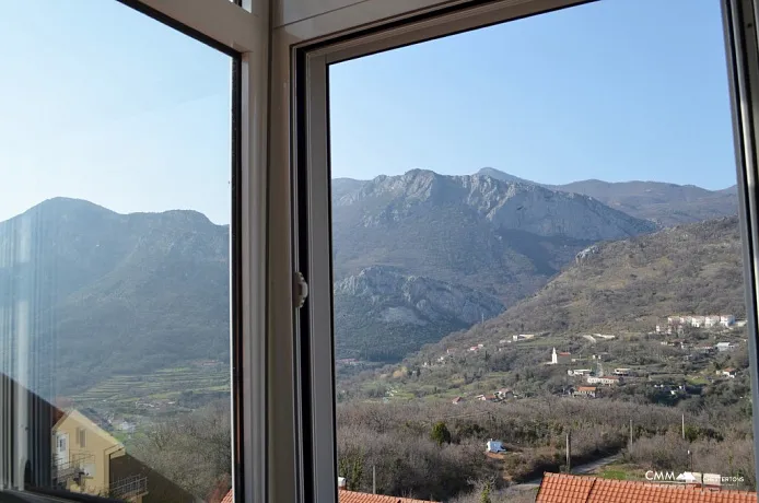 Wohnung zum Verkauf in Bar mit Blick auf die Berge