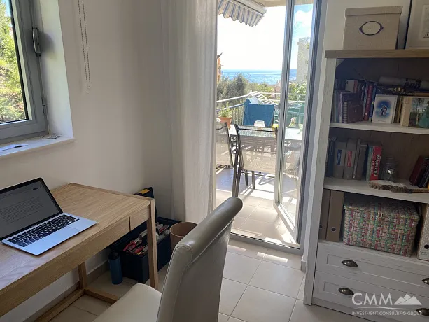 Wohnung 71m2 mit zwei Schlafzimmern und Meerblick in Petrovac