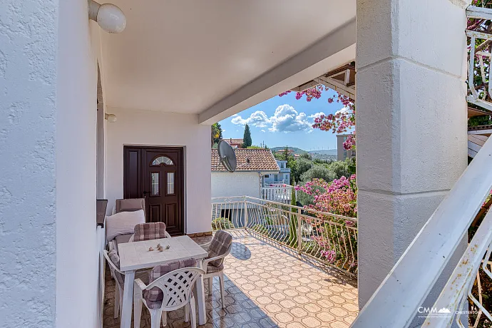 Haus in Dobra Voda mit Panoramablick auf das Meer