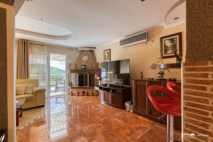 Haus in Kumbor 200 m zum Meer