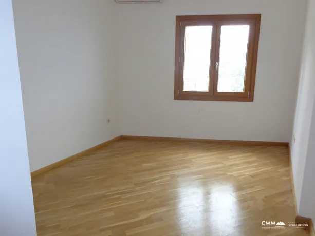 Wohnung in der Nähe des Meeres in Rafailovici