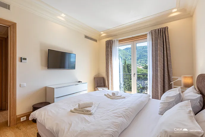 Luxuriöse Ein-Zimmer-Wohnung mit Meerblick in Porto Montenegro