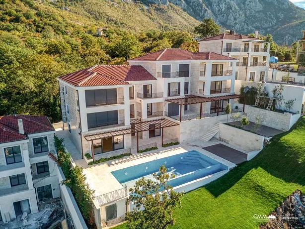 Dreizimmerwohnung in Wohnanlage mit Pool, Blizikuće