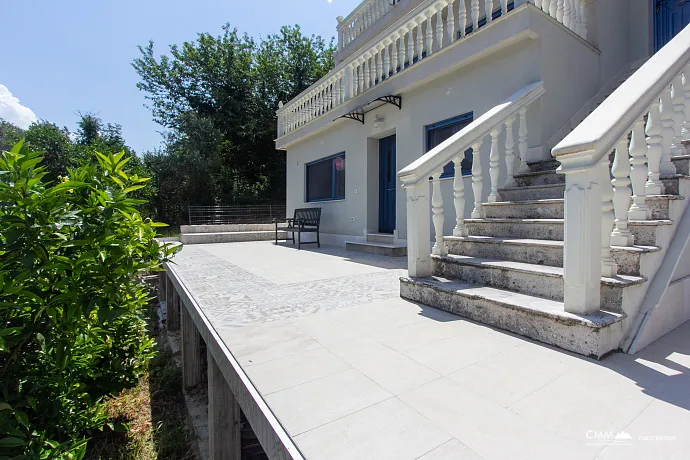 Spektakuläre Villa mit Pool und Blick auf die Bucht von Kotor