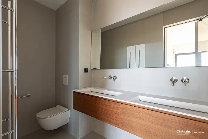Dreizimmerwohnung in Budva mit herrlichem Blick