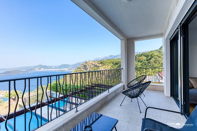 Dreizimmerwohnung in Wohnanlage mit Pool, Blizikuće