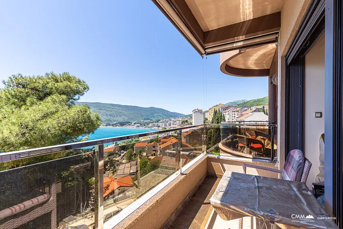 Ausgezeichnete Villa im Zentrum von Herceg Novi