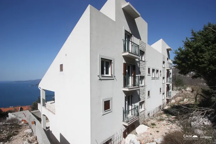 Zwei Villen mit herrlichem Meerblick an der Riviera von Budva