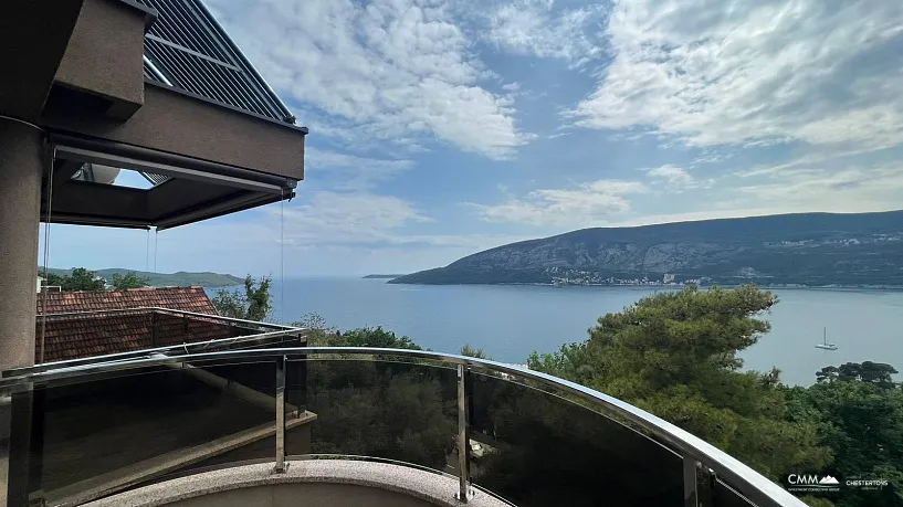 Ausgezeichnete Villa im Zentrum von Herceg Novi