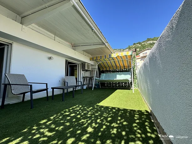 Apartment mit einem Schlafzimmer, großer Terrasse und eigenem Parkplatz in einem ruhigen Teil von Budva