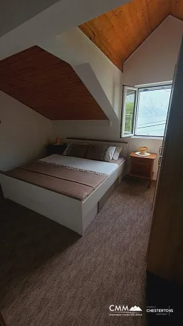 Haus in Stoliv, erste Reihe am Meer