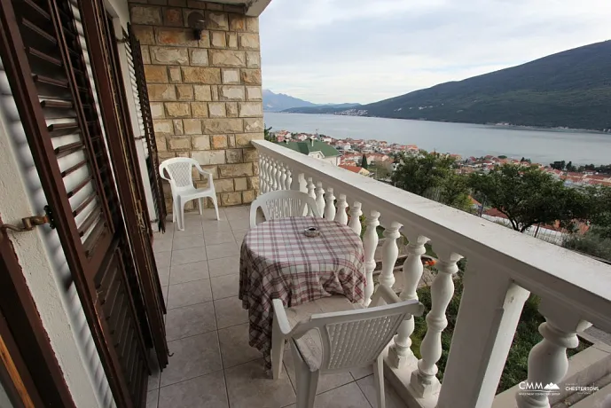 Haus mit herrlichem Meerblick in Djenovici