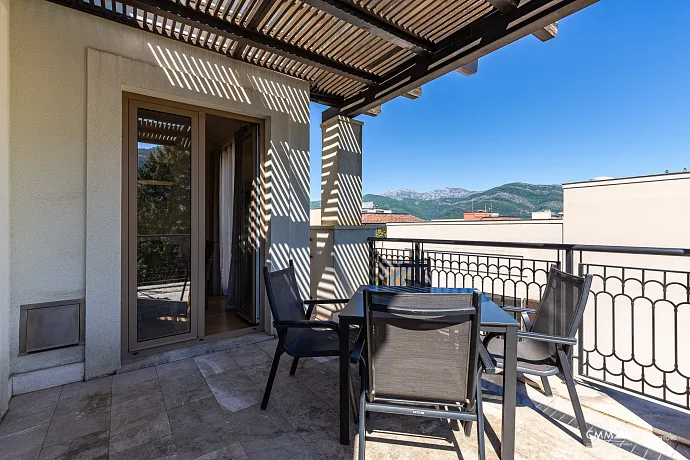 Luxuriöse Ein-Zimmer-Wohnung mit Meerblick in Porto Montenegro