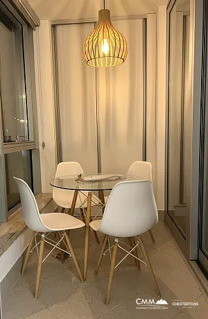 Luxuswohnung im Zentrum von Budva – 90 m² mit Garage