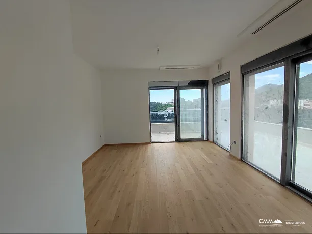 Penthouse in einem Neubau in Becici in der Nähe des Meeres