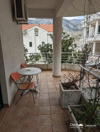 Apartment in Risan mit Meer- und Bergblick