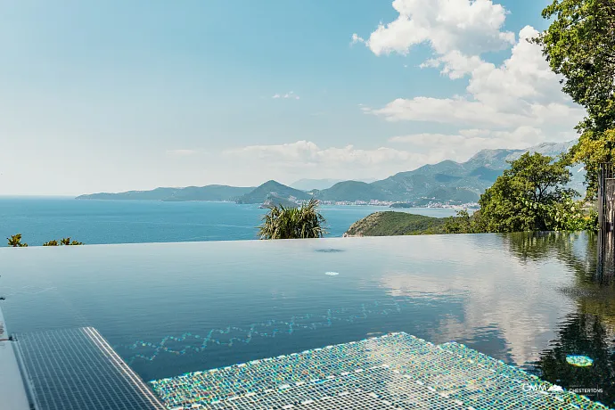 Elegantes Steinhaus mit Meerblick in der Nähe von Sveti Stefan