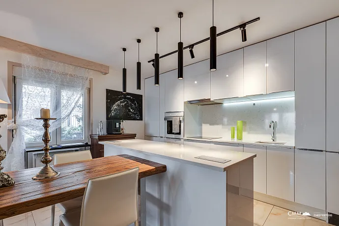 Zweistöckiges geräumiges Haus in Sutomore