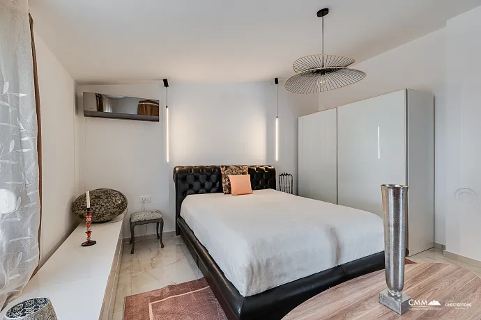 Zweistöckiges geräumiges Haus in Sutomore