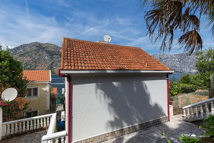 Haus nur 50 Meter vom Meer entfernt – Stoliv