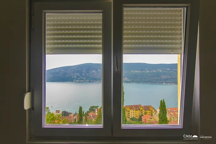 Dreistöckiges Stadthaus mit atemberaubendem Meerblick in Herceg Novi