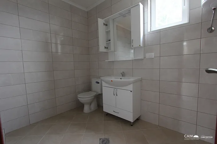 Haus in Bjelisi auf zwei Etagen mit großem Garten