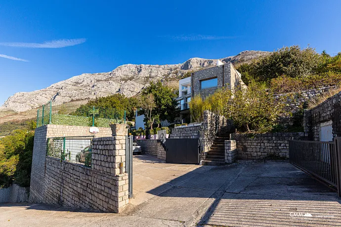 Charmantes Steinhaus mit Meerblick in der Nähe von Sveti Stefan