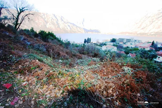 Grundstück an der Riviera von Kotor