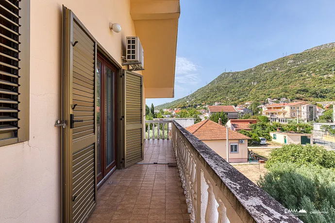 Zu verkaufen: Tourismus- und Gastronomiekomplex bei Budva – Lastva Grbaljska