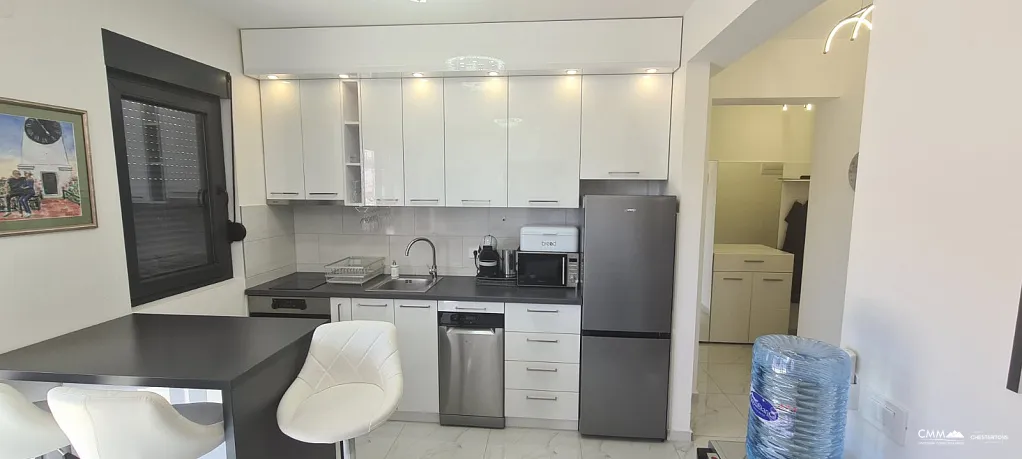 Schöne Wohnung in Djenovici mit Meerblick