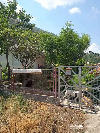Einstöckiges Haus in Prcanj mit Meerblick