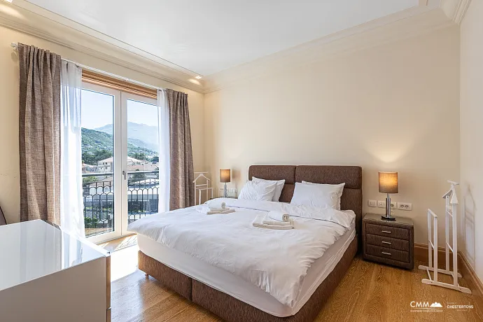 Luxuriöse Ein-Zimmer-Wohnung mit Meerblick in Porto Montenegro