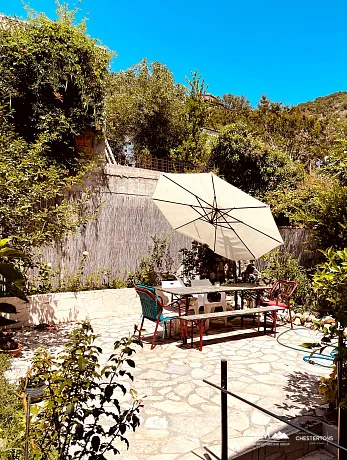 Dreigeschossiges Haus mit Panoramameerblick in Ulcinj