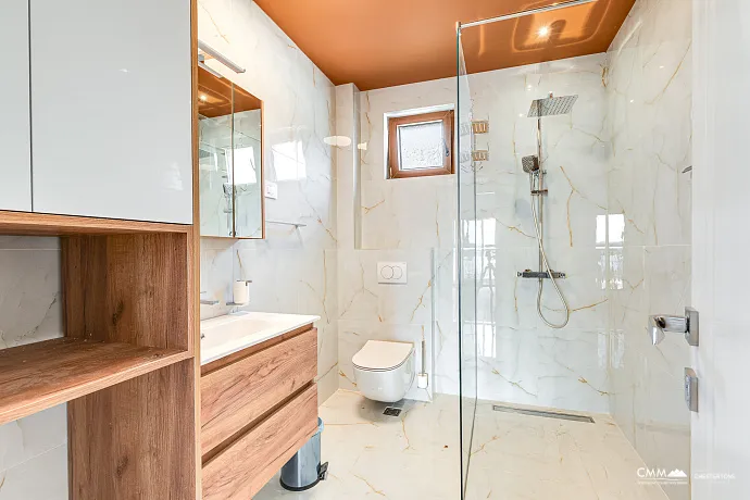 Wohnungen in einem neuen Komplex in Tivat