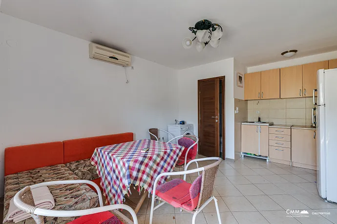 Gemütliche Villa mit Meerblick in Lepetani