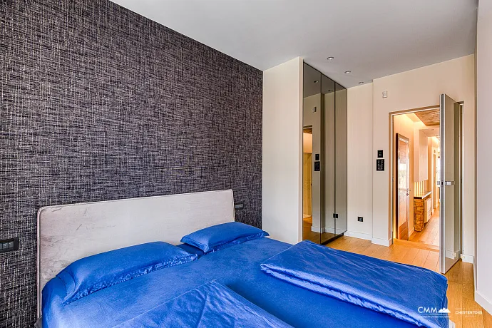 Eine elegante Zwei-Zimmer-Wohnung mit exklusivem Design im Herzen von Budva.