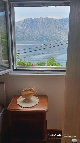 Haus in Stoliv, erste Reihe am Meer
