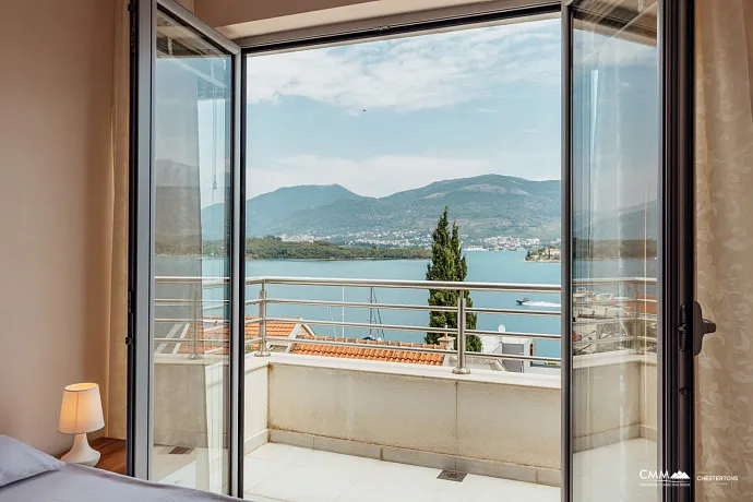 Zweizimmerwohnung mit Meerblick, 60 m vom Strand entfernt – Tivat