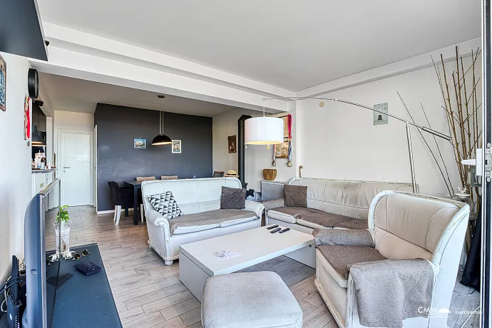 Duplex-Wohnung mit Mittelmeersicht in Petrovac, 104 m²