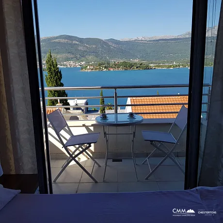 Zweizimmerwohnung mit Meerblick, 60 m vom Strand entfernt – Tivat