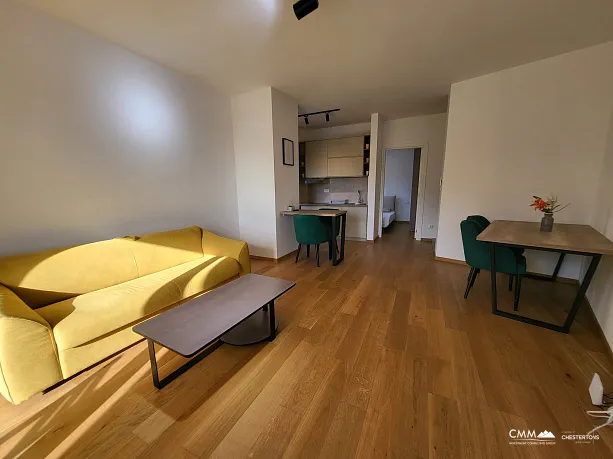 Möblierte Wohnung mit einem Schlafzimmer, Meerblick und Garagenplatz in einem neuen Gebäude