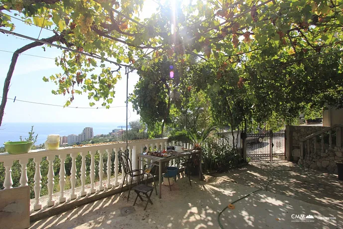 Zweistöckiges Haus mit Meerblick in Main