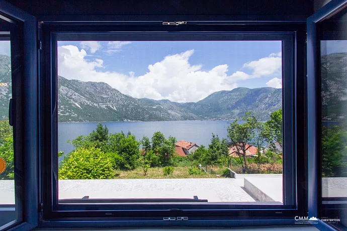 Spektakuläre Villa mit Pool und Blick auf die Bucht von Kotor