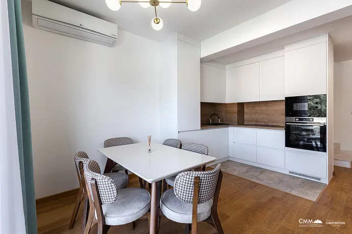 Penthouse in Rafailovici mit Meerblick