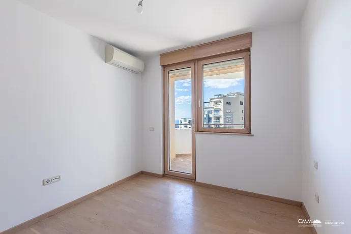 52 m² Wohnung mit Meerblick und zwei Terrassen in Bečići